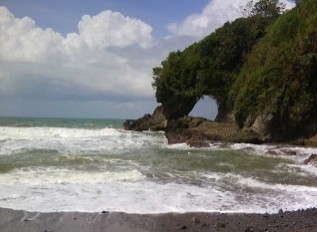 https://tempat.org/2016/11/pesona-keindahan-wisata-pantai-karang_61.html