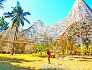 https://tempat.org/2017/01/pesona-keindahan-wisata-rumah-bambu.html