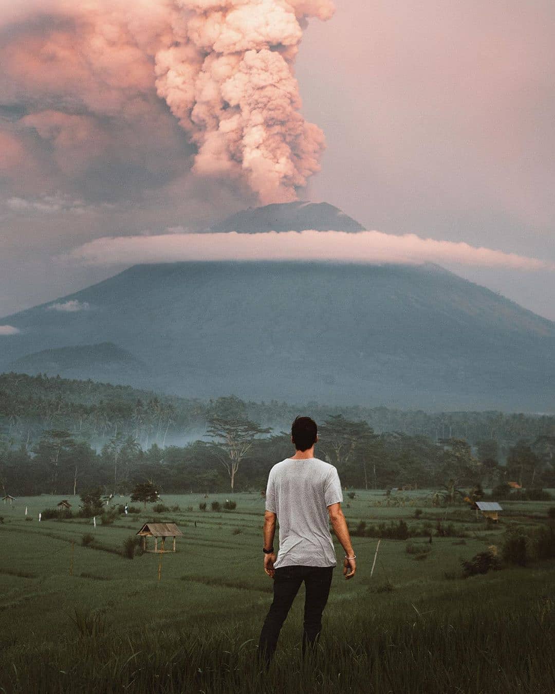 Misteri dan Mitos Gunung Agung