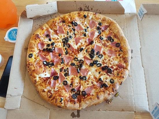Ukuran Medium HT Pizza Domino