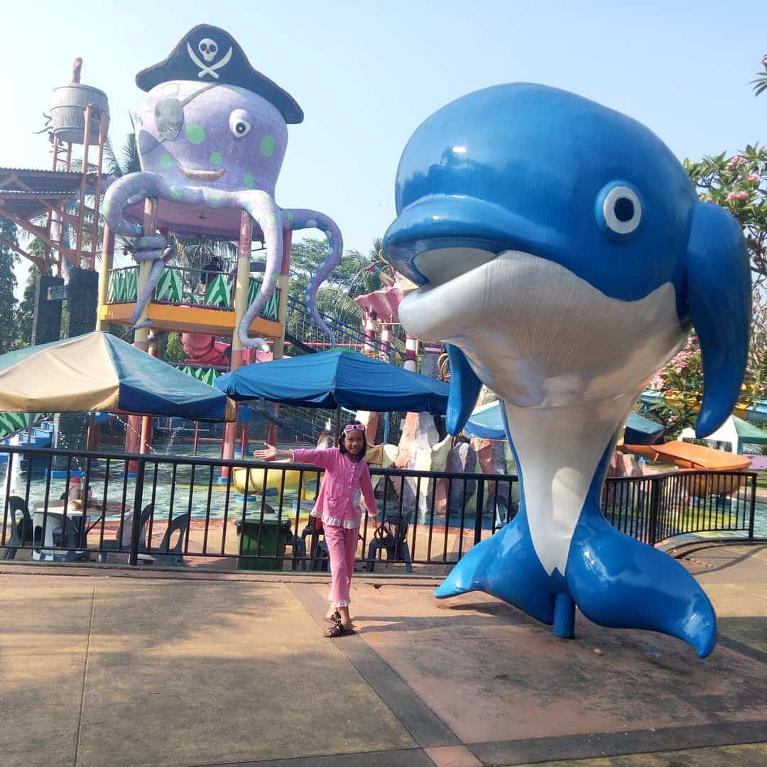 Kolam Renang Citra Indah Waterpark