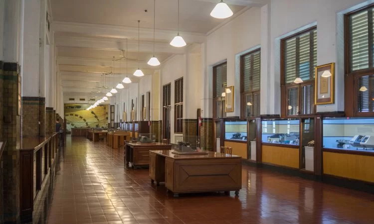 Museum Mandiri adalah sebuah museum yang menjadi bagian dari cagar budaya Kota Tua Jakarta. Dengan memiliki luas 22.176 m2