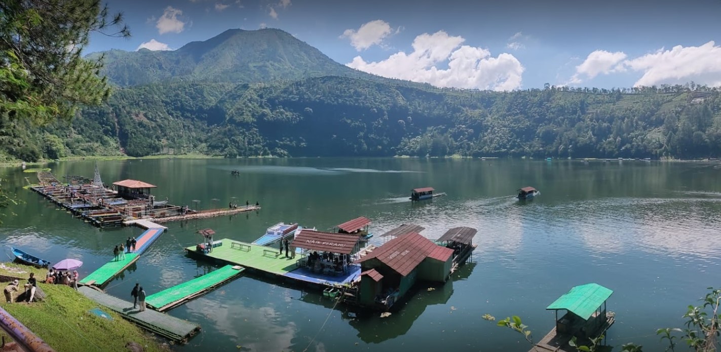 Pesona Destinasi Objek Wisata Telaga Menjer di Maron Wonosobo Jawa Tengah
