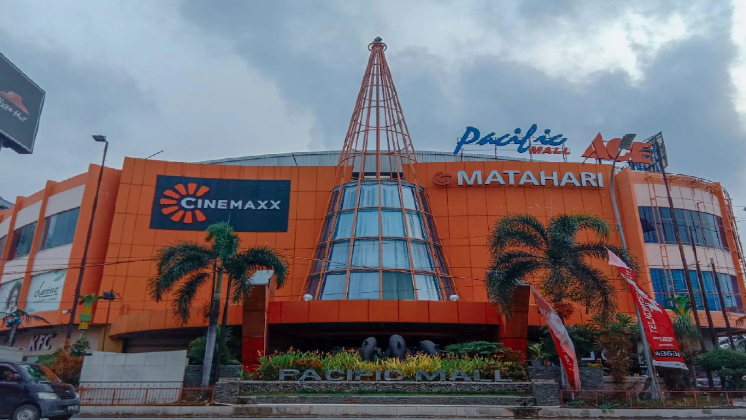 Pesona Keindahan Destinasi Wisata Pacific Mall di Pekauman Tegal Jawa Tengah
