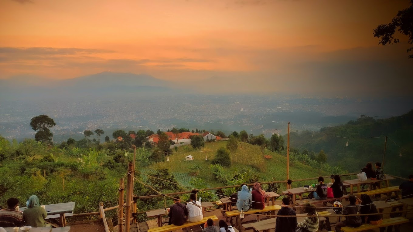 Pesona Keindahan Wisata Caringin Tilu – Pegunungan Manglayang di Bandung jawa Barat