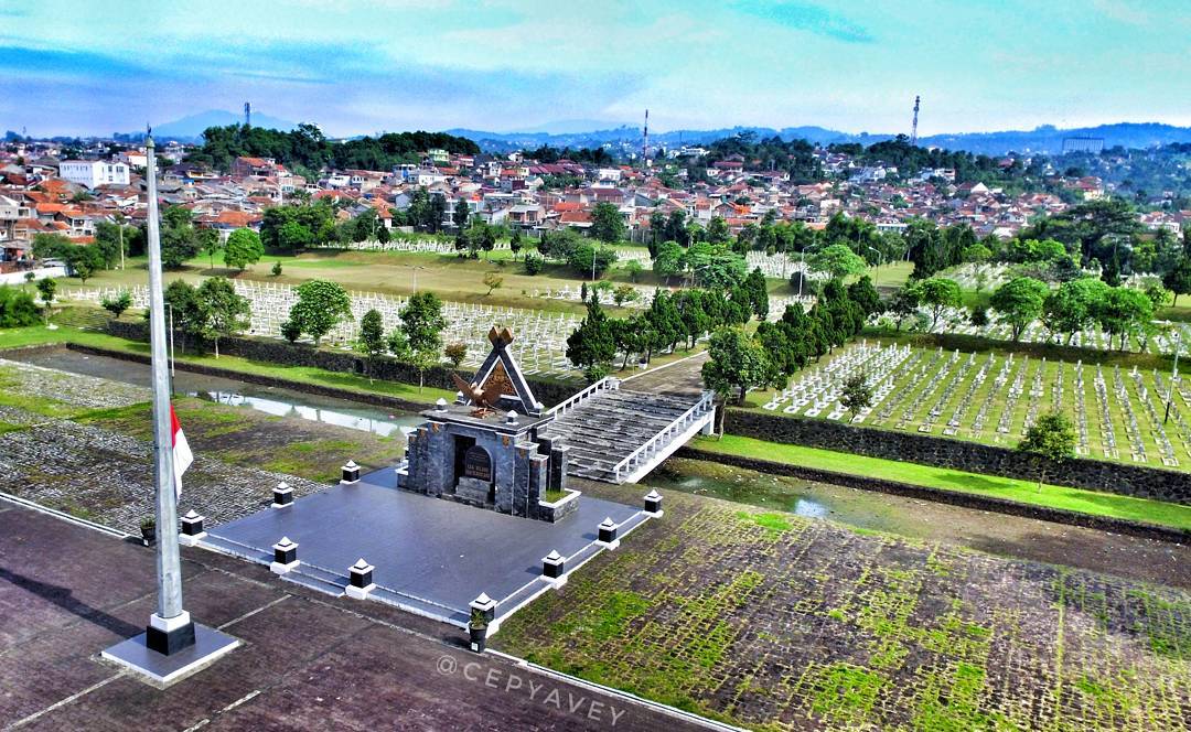pesona keindahan Wisata Taman Makam Pahlawan di Sukaluyu Bandung jawa Barat
