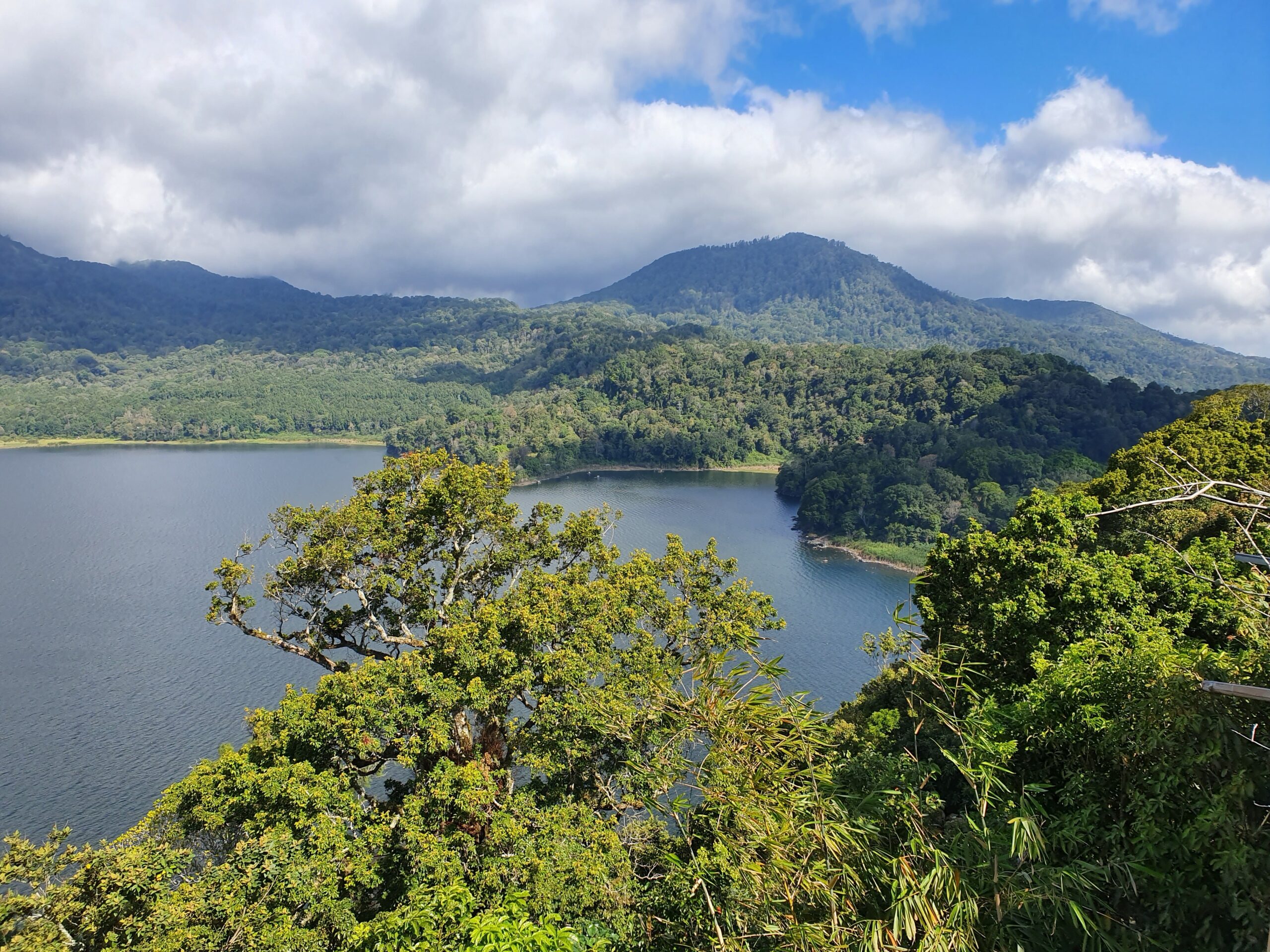 Daya Tarik Objek Wisata Danau Buyan di Sukasada Buleleng Bali