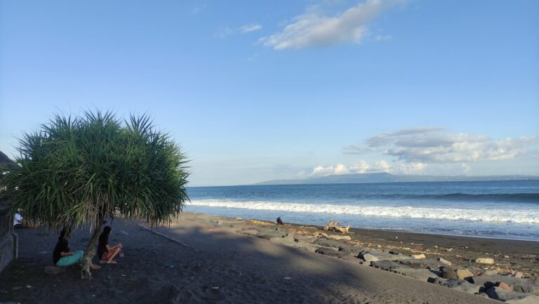 Destinasti Keindahan Wisata Pantai Watu Klotok di Gelgel Klungkung Bali