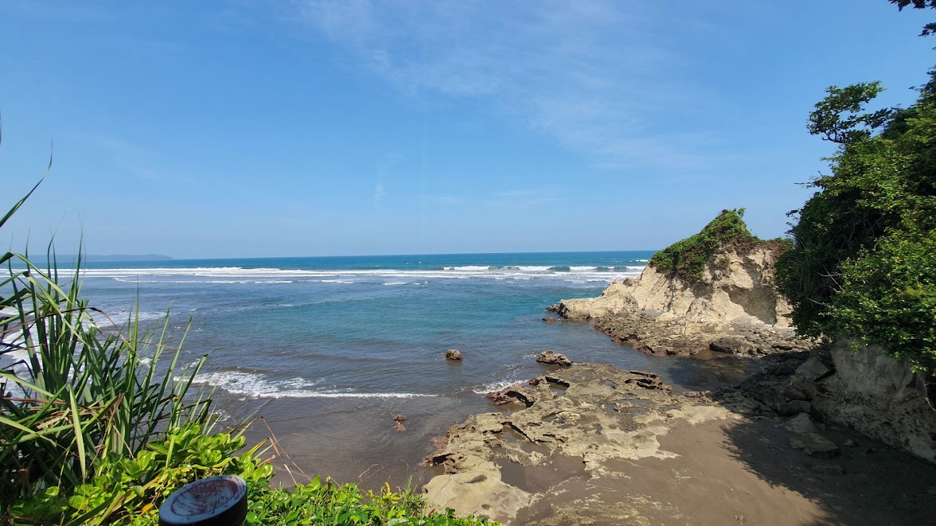 Lokasi Pantai Karang Nini