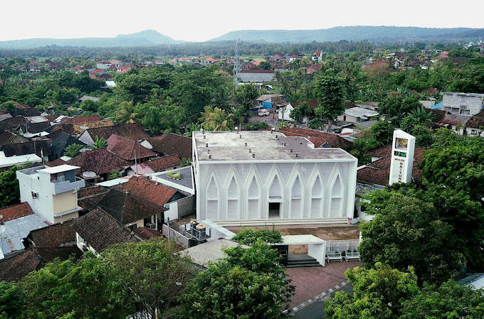 Pesona Keindahan Wisata Masjid Baiturrahman di Bebandem Karangasem Bali