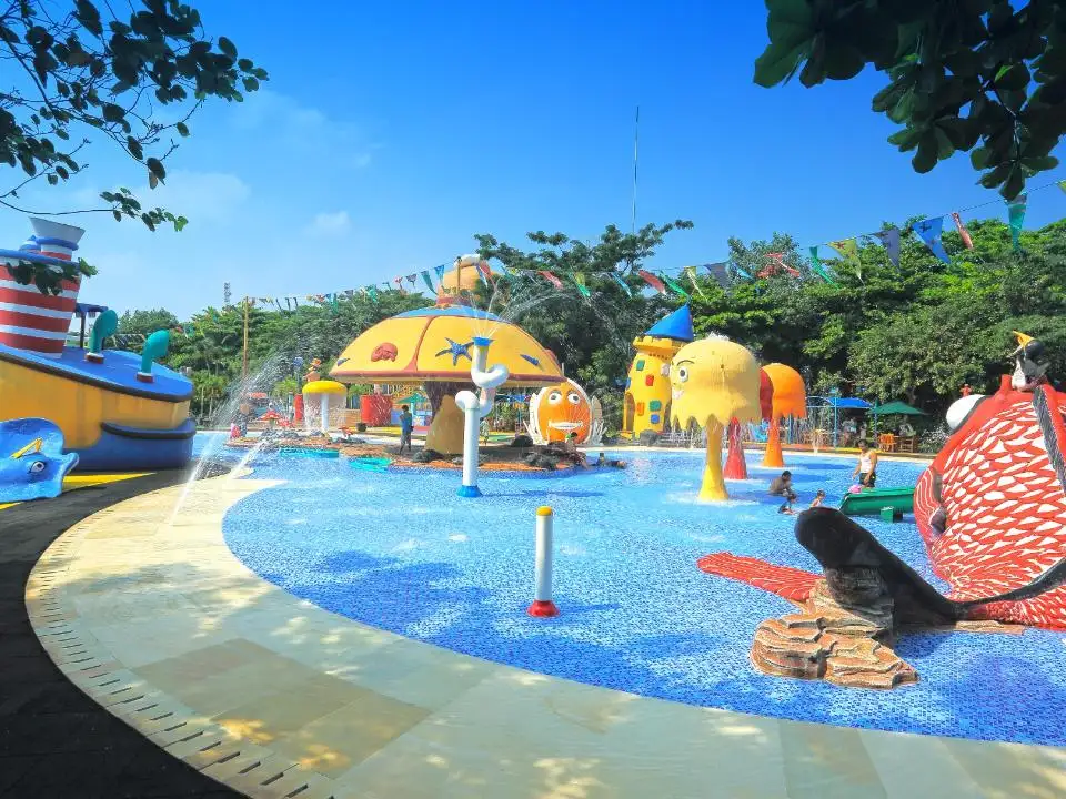 Waterboom Serpong atau memiliki nama resmi Ocean Park BSD City adalah sebuah waterpark dengan luas mencapai 8,6 hektar yang terletak di CBD Area