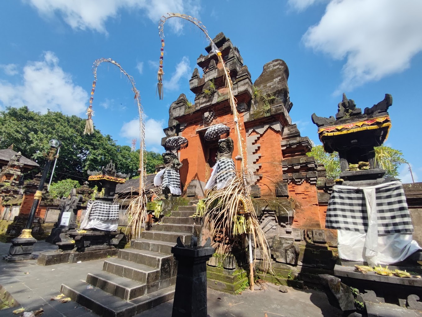 Daya Tarik Objek Wisata Pura Agung Jagatnatha di Denpasar Timur Bali