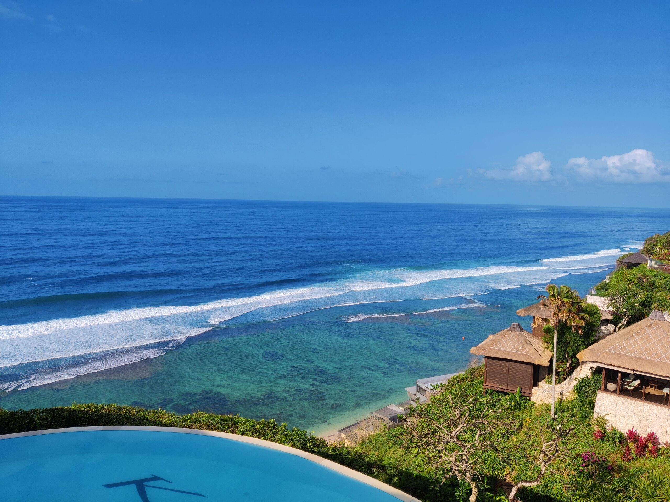Destinasti Objek Wisata Pantai Karma Kandara di Kuta Selatan Badung Bali
