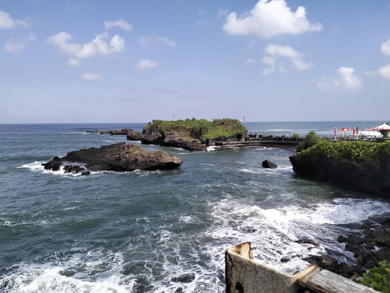 Destinasti Objek Wisata Pantai Mengening di Mengwi Badung Bali