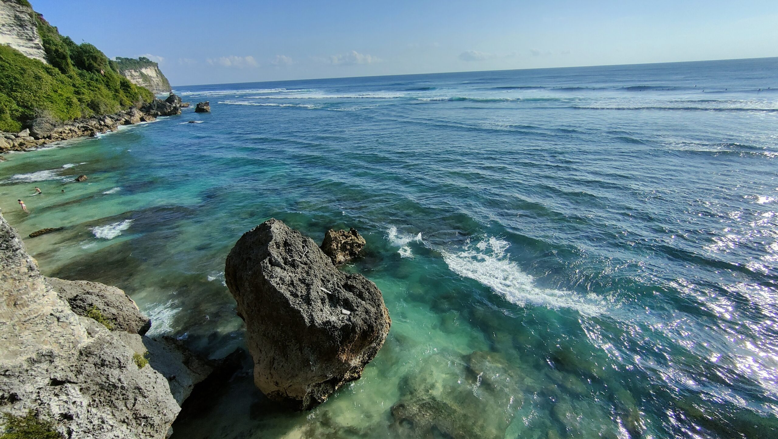 Destinasti Objek Wisata Pantai Suluban di Badung Bali