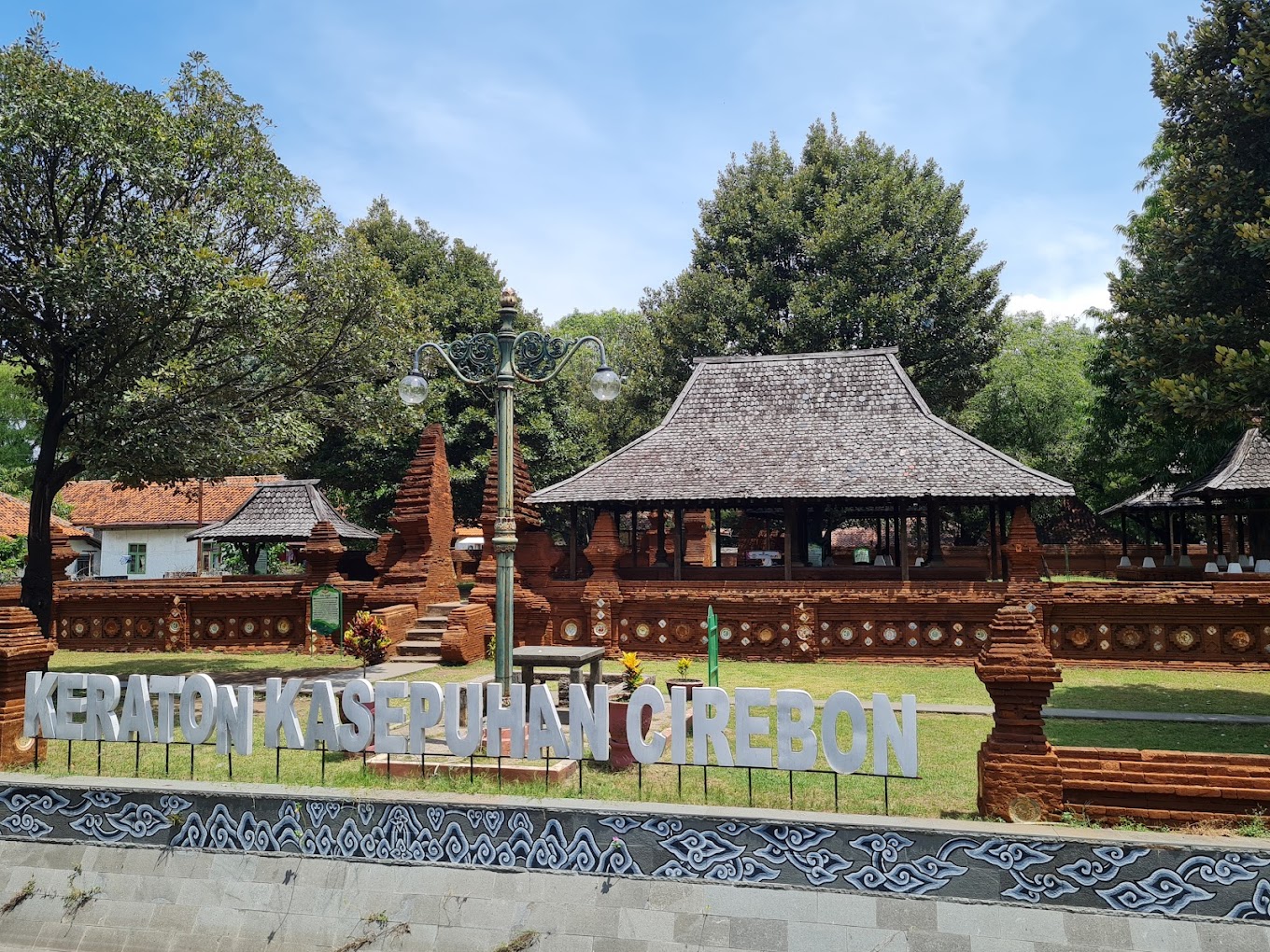 Pesona Keindahan Obyek Wisata Keraton Kasepuhan di Lemahwungkuk Cirebon Jawa Barat