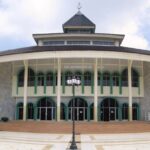 Pesona Keindahan Obyek Wisata Masjid Agung di Kerawang Jawa Barat
