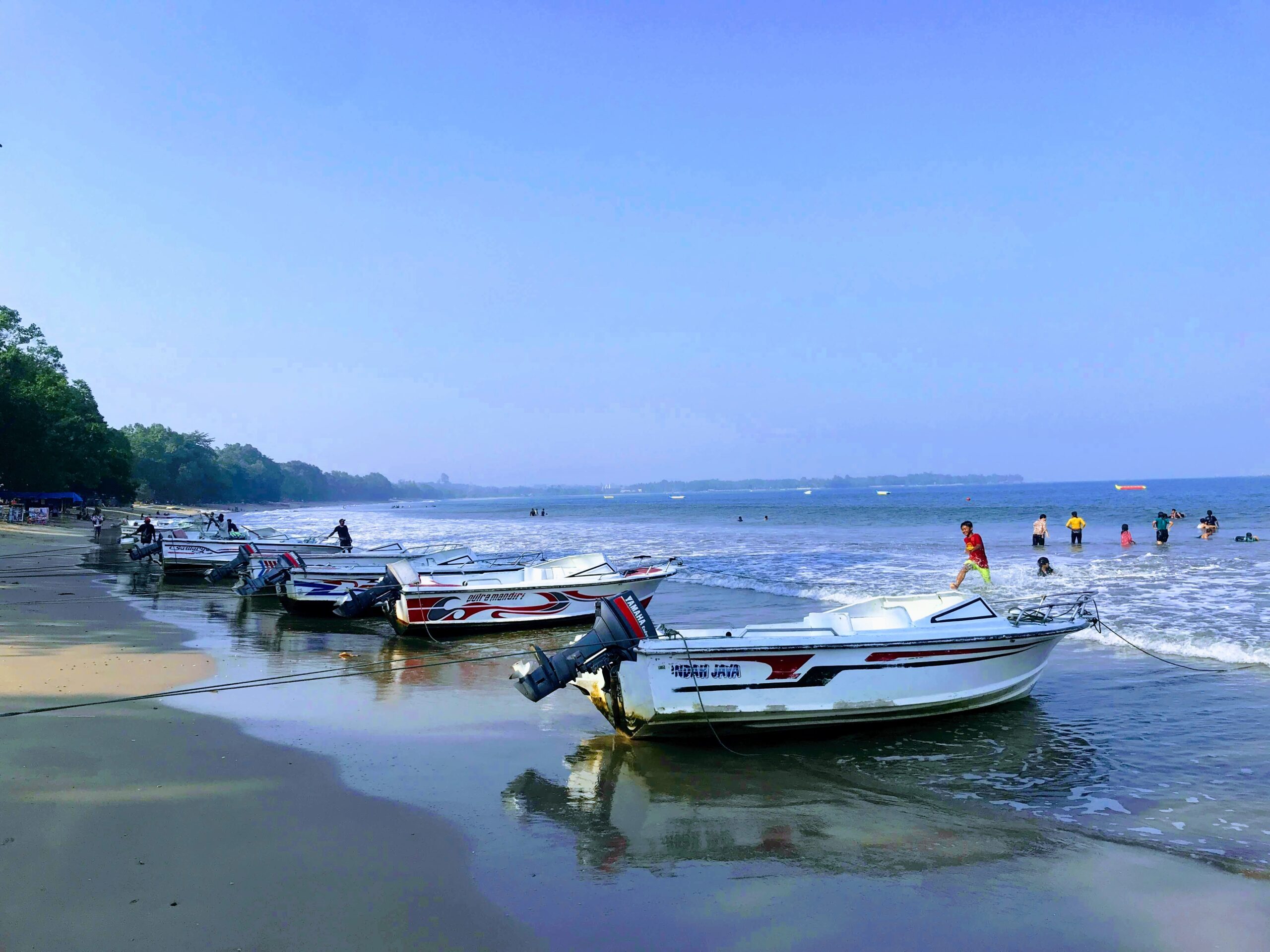 Pesona Keindahan Wisata Pantai Carita di Pandeglang Banten
