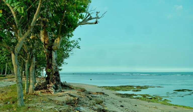 Pesona Keindahan Wisata Pantai Matahari Carita di Sukanagara Pandeglang Banten