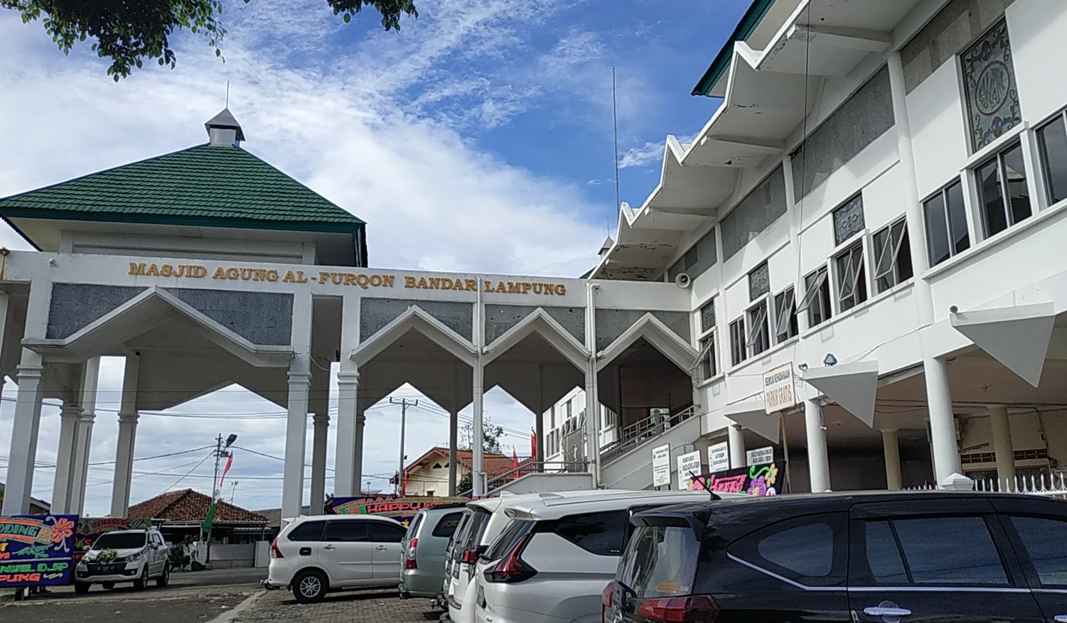 Daya Tarik Obyek Wisata Masjid Agung di Lampung