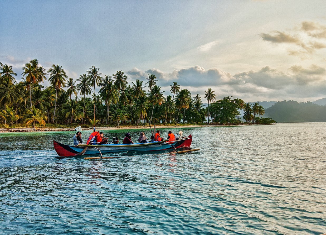 Daya Tarik Obyek Wisata Pulau Balak di Lampung