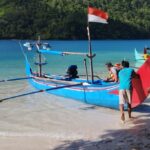 Daya Tarik Obyek Wisata Teluk Kiluan di Lampung