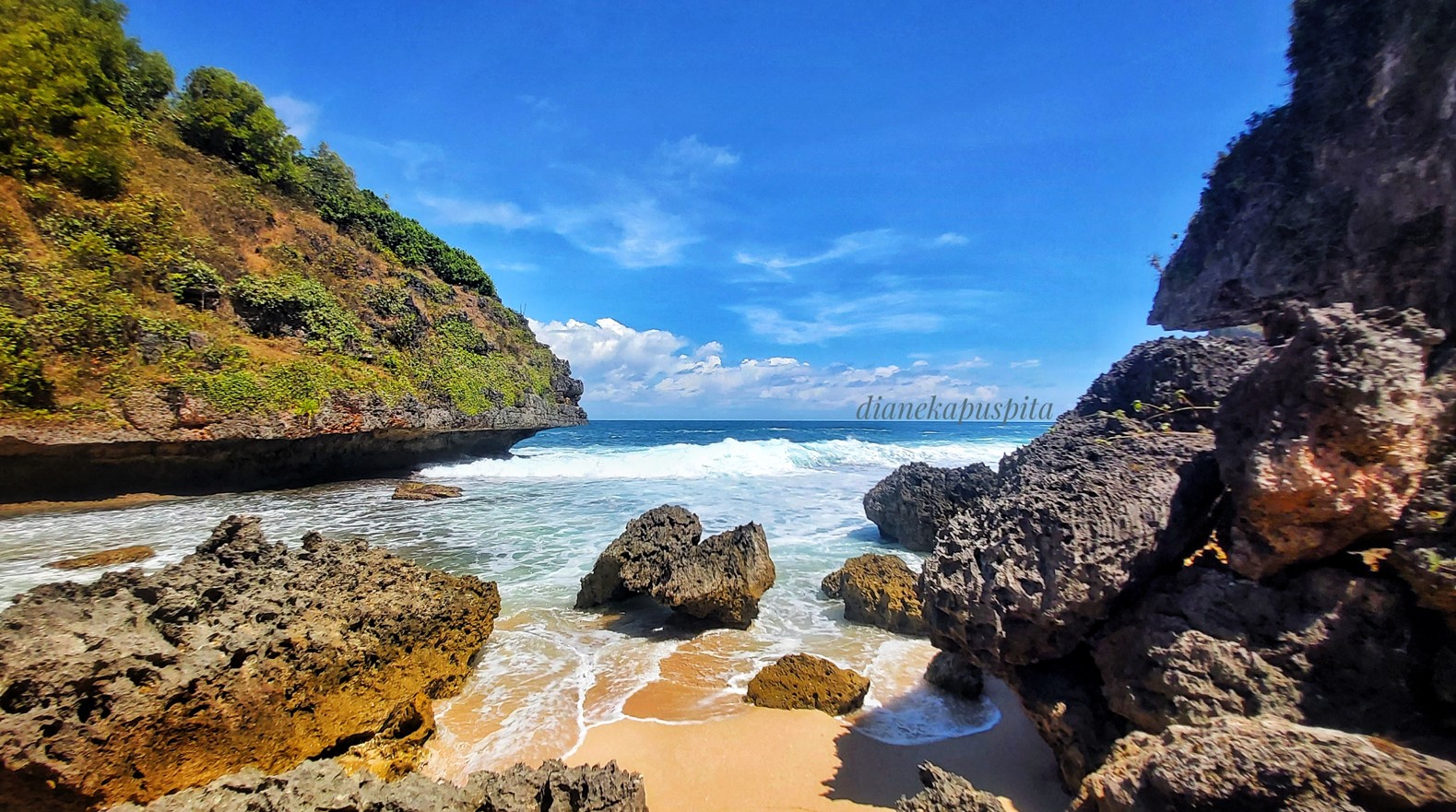 Pesona Keindahan Wisata Pantai Ngluen di Sapto Sari Gunung Kidul Yogyakarta (2)