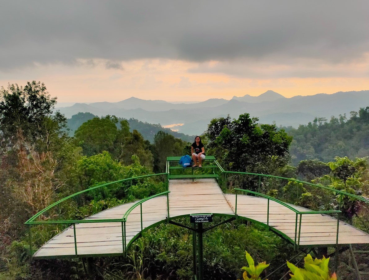 Panorama Objek Wisata Puncak Dipowono di Kokap Kulon Progo Yogyakarta