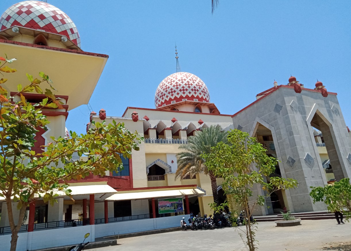 Wisata Religi Masjid Al Markaz Al Islami di Maros Sulawesi Selatan